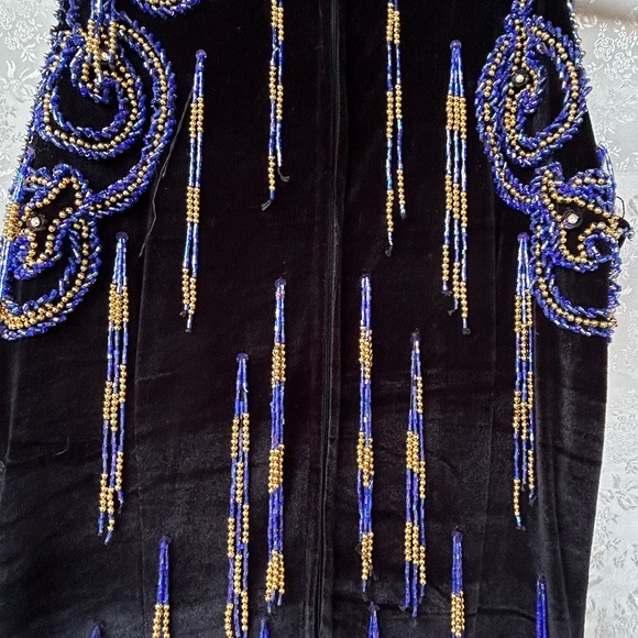 VINTAGE VELVET EGYPTIAN BEADED DRESS - Picture 8 of 13